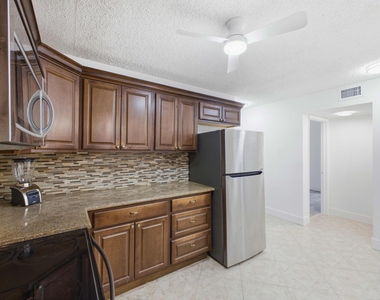 9160 Fairbanks Lane - Photo Thumbnail 8