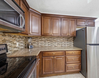 9160 Fairbanks Lane - Photo Thumbnail 9