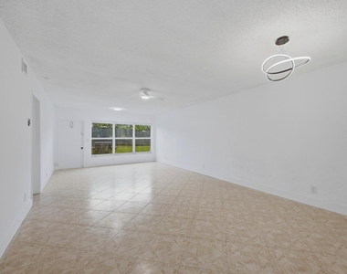 9160 Fairbanks Lane - Photo Thumbnail 17