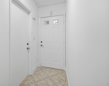9160 Fairbanks Lane - Photo Thumbnail 6