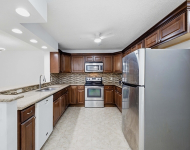 9160 Fairbanks Lane - Photo Thumbnail 10