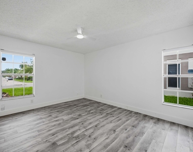 9160 Fairbanks Lane - Photo Thumbnail 23