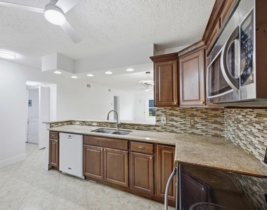 9160 Fairbanks Lane - Photo Thumbnail 12
