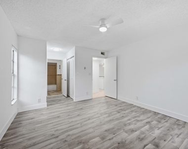 9160 Fairbanks Lane - Photo Thumbnail 24
