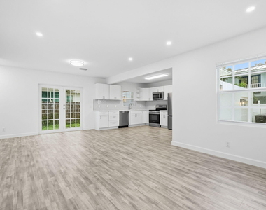 5203 N Flagler Drive - Photo Thumbnail 1