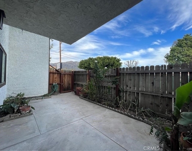 1214 Huntington Drive - Photo Thumbnail 3