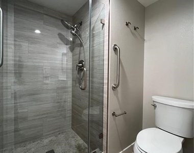1214 Huntington Drive - Photo Thumbnail 8