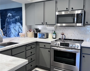 426 Forest Hills - Photo Thumbnail 1