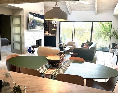 426 Forest Hills - Photo Thumbnail 2