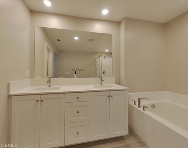 31720 Willowood Way - Photo Thumbnail 2