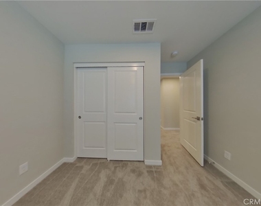 31677 Rosetta Street - Photo Thumbnail 7