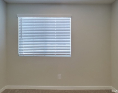 31677 Rosetta Street - Photo Thumbnail 8