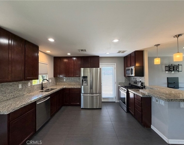 499 N 10th - Photo Thumbnail 3