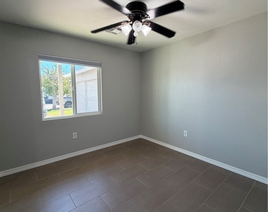 499 N 10th - Photo Thumbnail 11