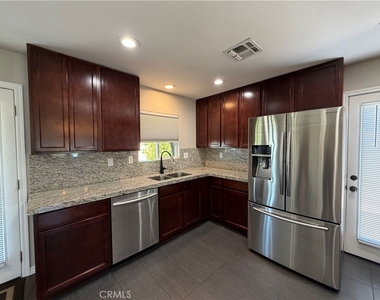 499 N 10th - Photo Thumbnail 4