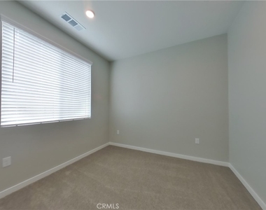 1721 Lorraine Drive - Photo Thumbnail 10