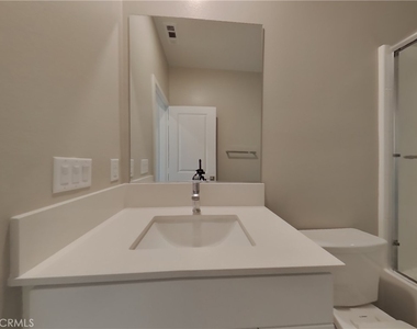 1721 Lorraine Drive - Photo Thumbnail 12
