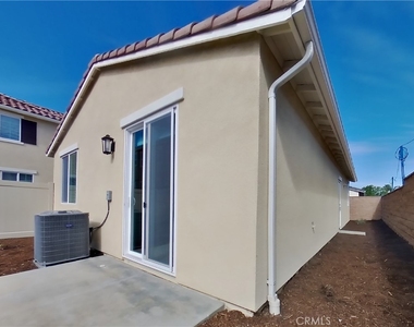 1721 Lorraine Drive - Photo Thumbnail 14