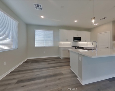 1721 Lorraine Drive - Photo Thumbnail 2