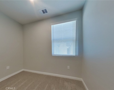 1721 Lorraine Drive - Photo Thumbnail 9