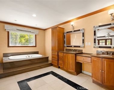 5220 Collier Place - Photo Thumbnail 16
