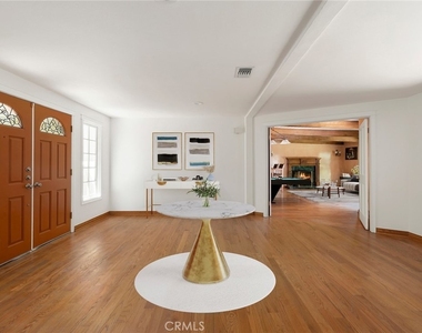 5220 Collier Place - Photo Thumbnail 3