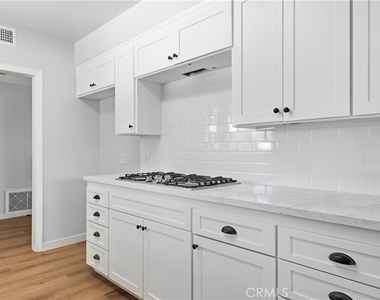 11357 Orcas - Photo Thumbnail 9