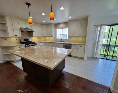 21730 Marylee Street - Photo Thumbnail 5