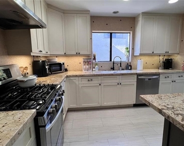 21730 Marylee Street - Photo Thumbnail 3