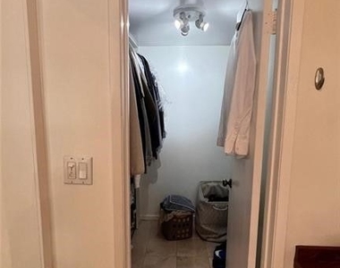 21730 Marylee Street - Photo Thumbnail 14