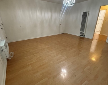331 Cameron Place - Photo Thumbnail 4