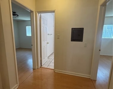 331 Cameron Place - Photo Thumbnail 5