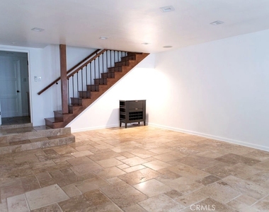 16633 Oak View Drive - Photo Thumbnail 12