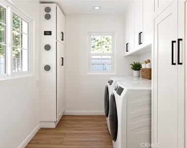 16633 Oak View Drive - Photo Thumbnail 10