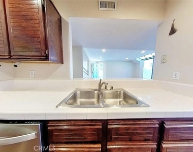 1143 Tivoli Lane - Photo Thumbnail 8