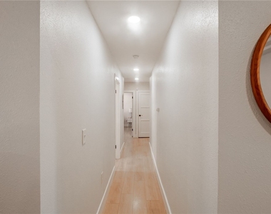 1419 S Curson Avenue - Photo Thumbnail 9