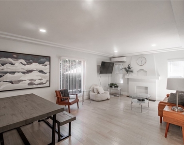 1419 S Curson Avenue - Photo Thumbnail 2