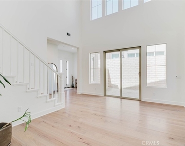11716 Canoga Avenue - Photo Thumbnail 10