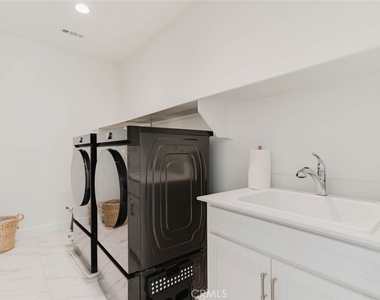 11716 Canoga Avenue - Photo Thumbnail 40