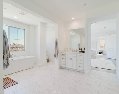 11716 Canoga Avenue - Photo Thumbnail 47
