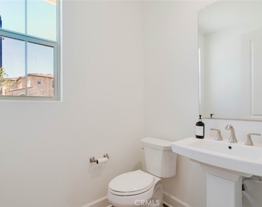 11716 Canoga Avenue - Photo Thumbnail 13