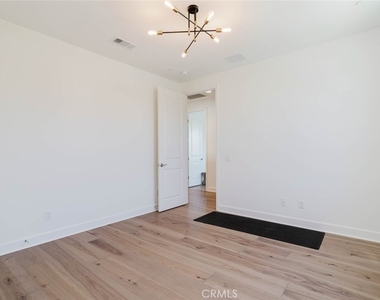 11716 Canoga Avenue - Photo Thumbnail 35