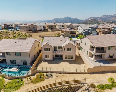 11716 Canoga Avenue - Photo Thumbnail 6