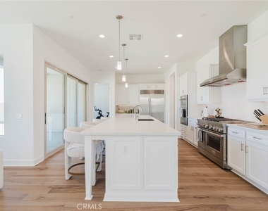 11716 Canoga Avenue - Photo Thumbnail 19