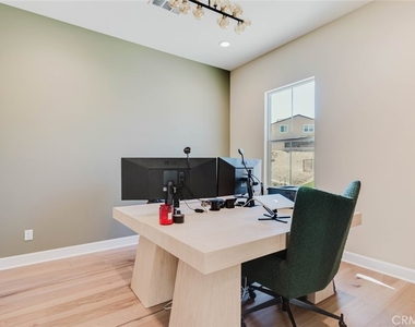 11716 Canoga Avenue - Photo Thumbnail 11