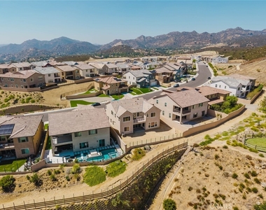 11716 Canoga Avenue - Photo Thumbnail 5