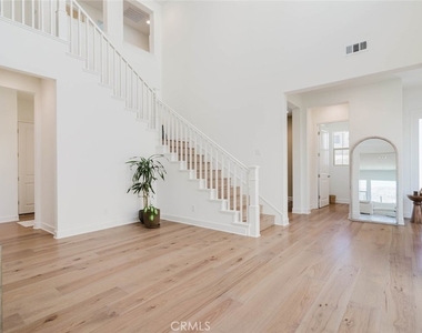 11716 Canoga Avenue - Photo Thumbnail 9