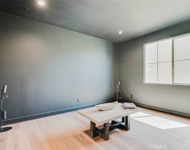 11716 Canoga Avenue - Photo Thumbnail 38