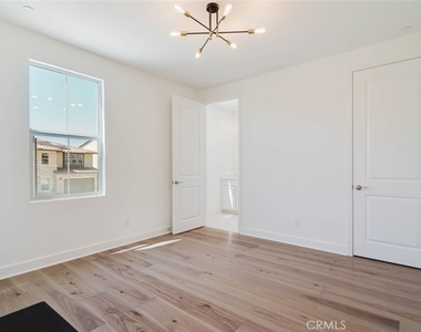 11716 Canoga Avenue - Photo Thumbnail 34