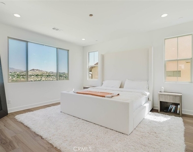11716 Canoga Avenue - Photo Thumbnail 44